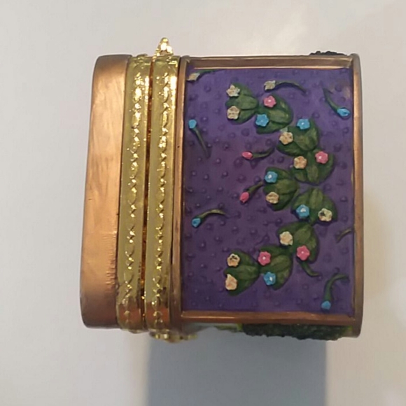 Medium sized hand painted Jewelry Box - Picture 6 of 7